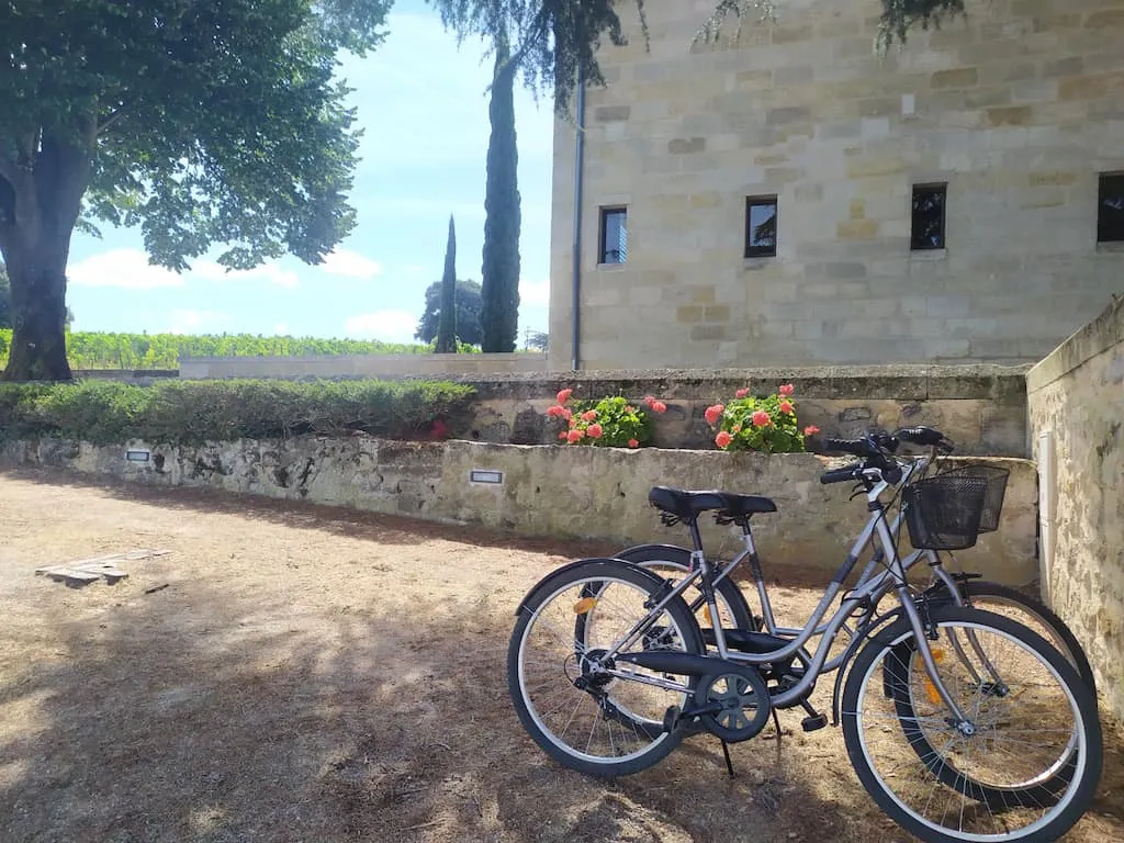 bordeaux vineyard bike tour