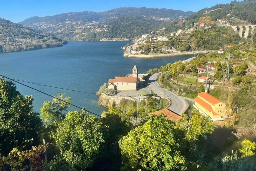 train tour douro valley